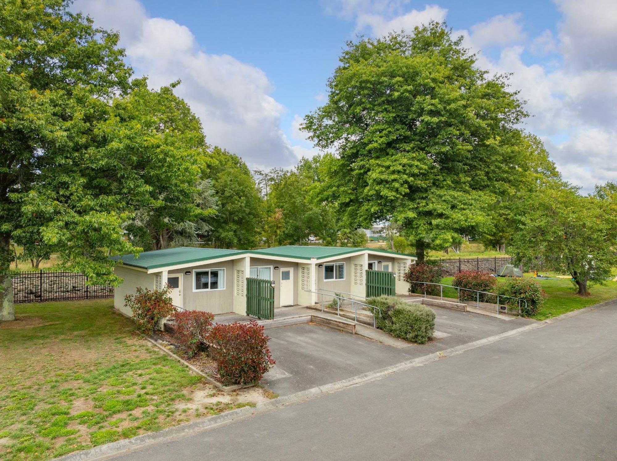 Mawley Holiday Park Masterton Exterior photo